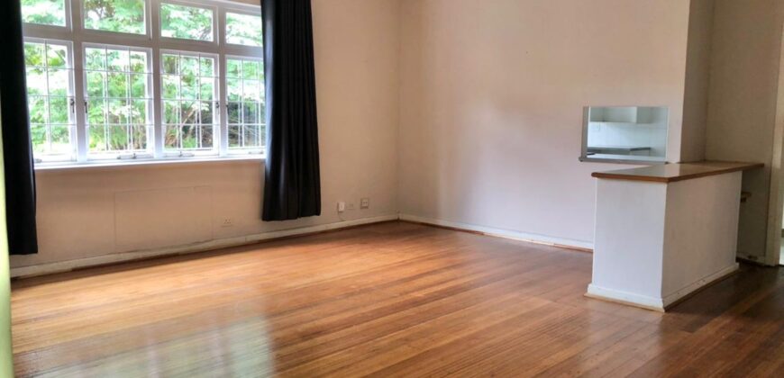 JB MARKS RD – BULWER- LINHOLME- WELL PRESENTED 2 BEDROOM/2 BATH APARTMENT WITH A LOCK UP GARAGE