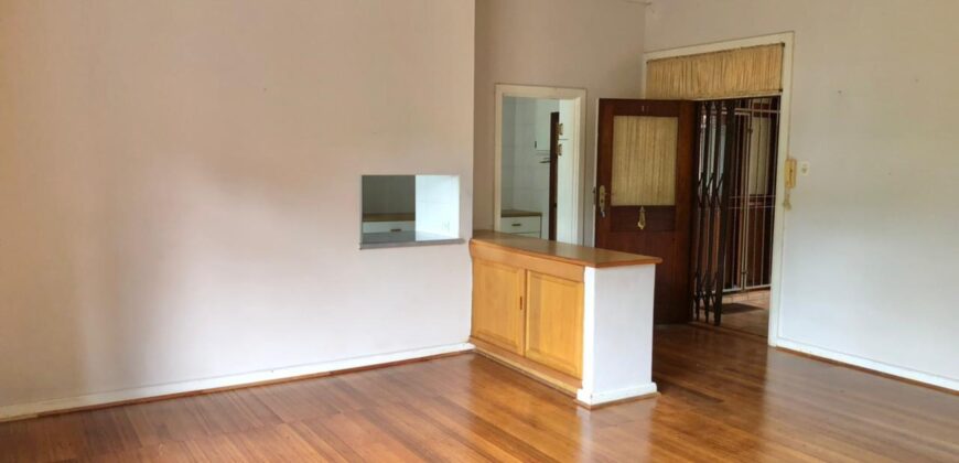 JB MARKS RD – BULWER- LINHOLME- WELL PRESENTED 2 BEDROOM/2 BATH APARTMENT WITH A LOCK UP GARAGE