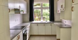 JB MARKS RD – BULWER- LINHOLME- WELL PRESENTED 2 BEDROOM/2 BATH APARTMENT WITH A LOCK UP GARAGE