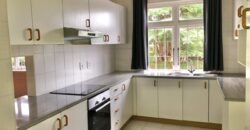 JB MARKS RD – BULWER- LINHOLME- WELL PRESENTED 2 BEDROOM/2 BATH APARTMENT WITH A LOCK UP GARAGE
