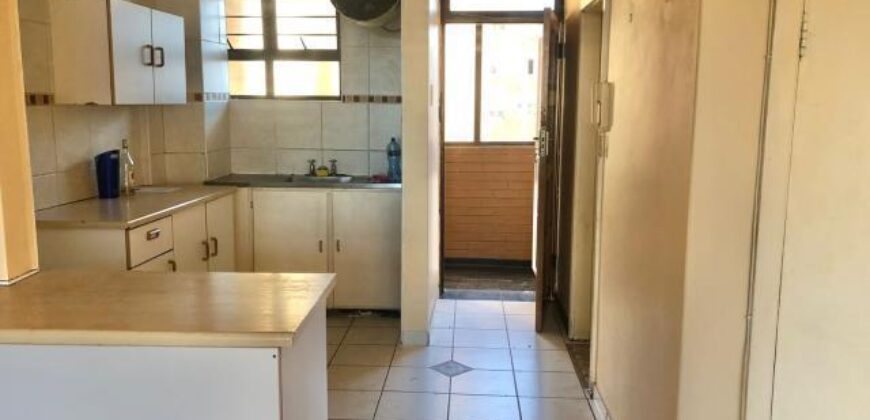 SOUTH BEACH- PRINCE STREET- OCEAN WAY- WELL PRESENTED BACHELOR APARTMENT WITH 1 COVERED PARKING