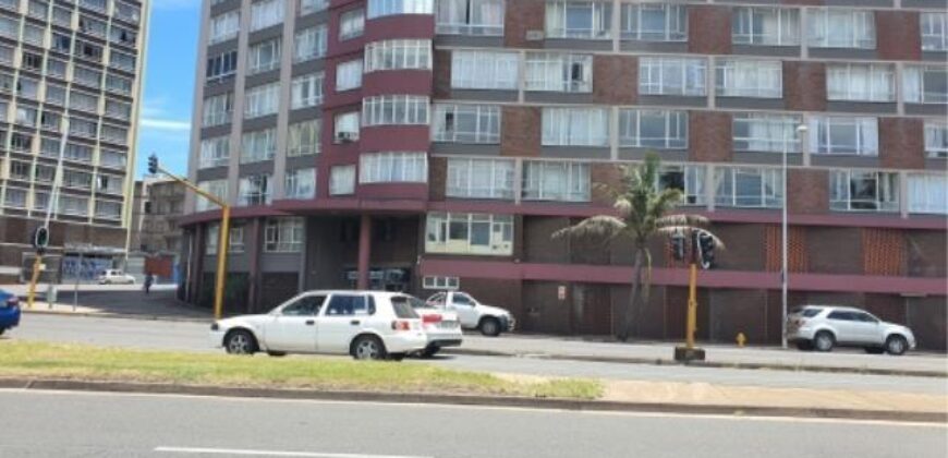 FRONTLINE ESPLANADE- 186 MARGARET MNCADI AVE- ARNLEIGH COURT- LARGE BACHELOR APARTMENT WITH SECURE PARKING (50SQM)