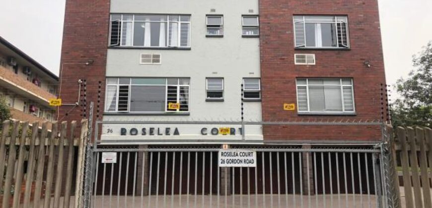 MORNINGSIDE- GORDON RD – ROSELEA COURT-SPACIOUS 1.5 BEDROOM 1 BATH APARTMENT WITH 1 OPEN PARKING