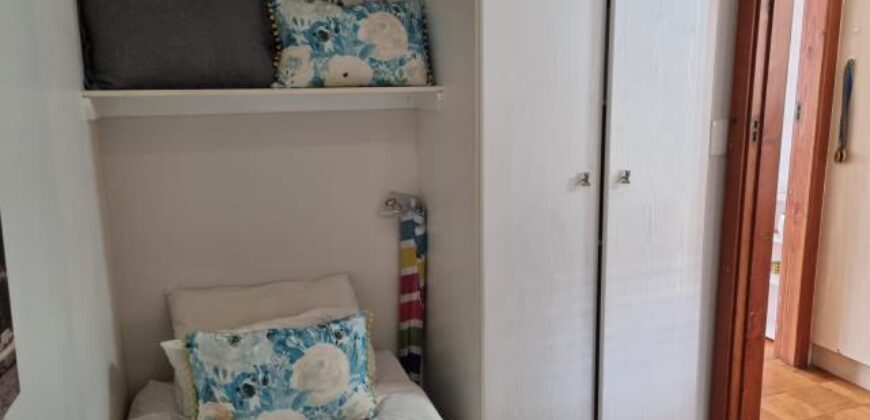 MORNINGSIDE- GORDON RD – ROSELEA COURT-SPACIOUS 1.5 BEDROOM 1 BATH APARTMENT WITH 1 OPEN PARKING