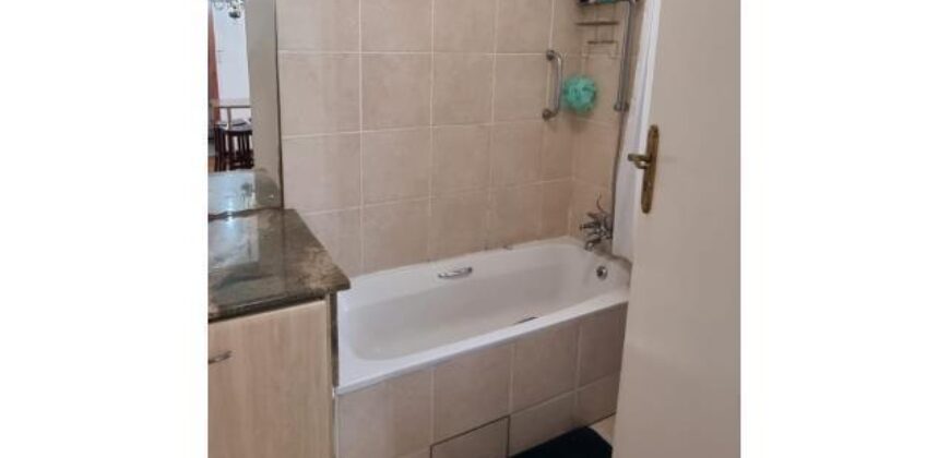 MORNINGSIDE- GORDON RD – ROSELEA COURT-SPACIOUS 1.5 BEDROOM 1 BATH APARTMENT WITH 1 OPEN PARKING