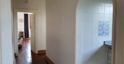 ESSENWOOD- CLYSEN COURT- SPACIOUS 2 BEDROOM 1 BATH APARTMENT WITH 1 AUTOMATED GARAGE
