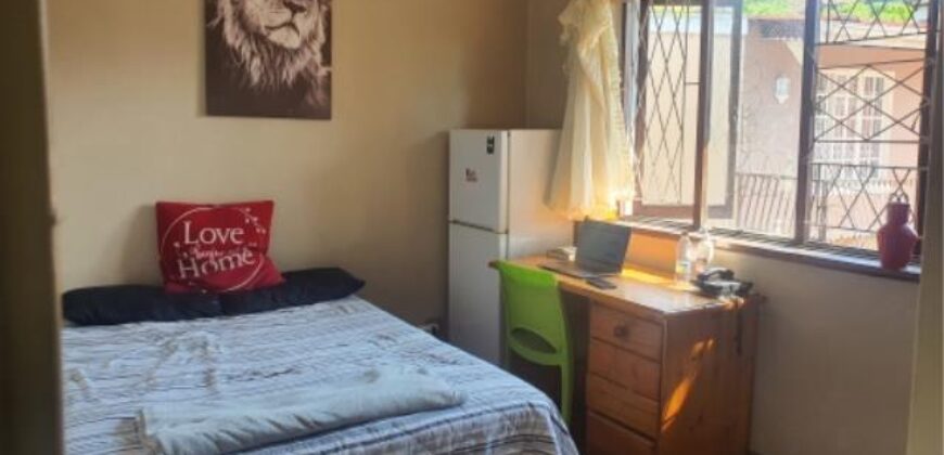 465 BEREA RD- STANMORE GARDENS- 4 BEDROOM DUPLEX STYLE APARTMENT WITH A LOCK UP GARAGE FOR SALE -124 SQM