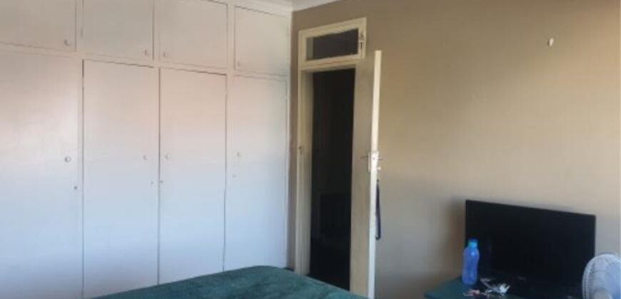 465 BEREA RD- STANMORE GARDENS- 4 BEDROOM DUPLEX STYLE APARTMENT WITH A LOCK UP GARAGE FOR SALE -124 SQM