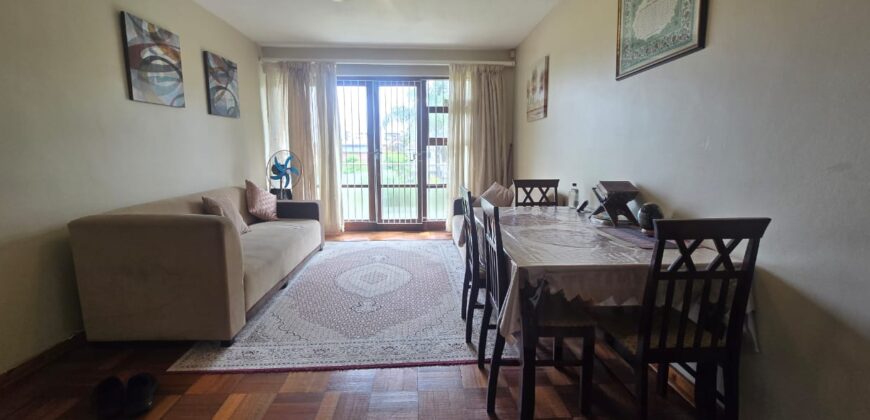 CRESTEDGE- SILVER OAK AVE- WELL PRESENTED 2 BEDROOM/1 BATH APARTMENT WITH 1 OPEN BAY PARKING FOR SALE