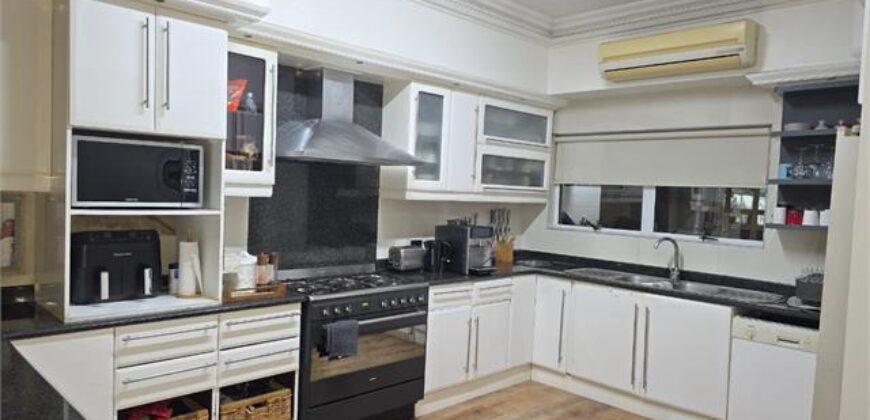 MUSGRAVE- 355 MUSGRAVE RD – WELL PRESENTED 4 BEDROOM, 4 BATH APARTMENT WITH AN AUTOMATED DOUBLE GARAGE + 2 UNDER COVER PARKING TO RENT