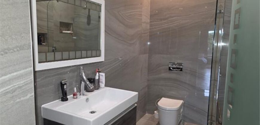 MUSGRAVE- 355 MUSGRAVE RD – WELL PRESENTED 4 BEDROOM, 4 BATH APARTMENT WITH AN AUTOMATED DOUBLE GARAGE + 2 UNDER COVER PARKING TO RENT