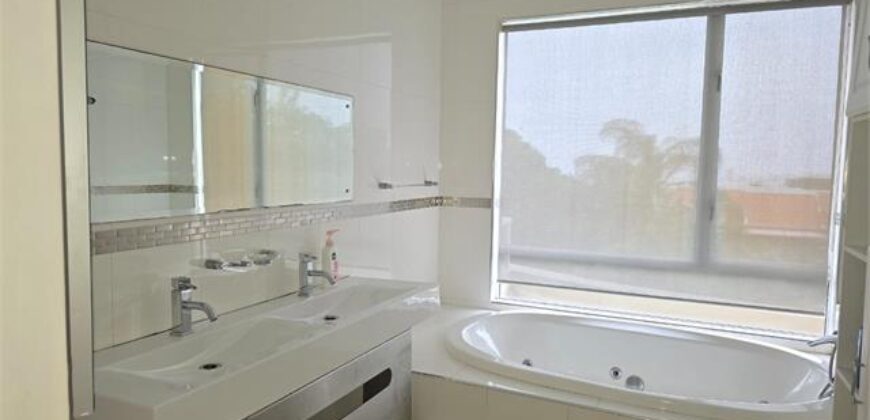 MUSGRAVE- 355 MUSGRAVE RD – WELL PRESENTED 4 BEDROOM, 4 BATH APARTMENT WITH AN AUTOMATED DOUBLE GARAGE + 2 UNDER COVER PARKING TO RENT