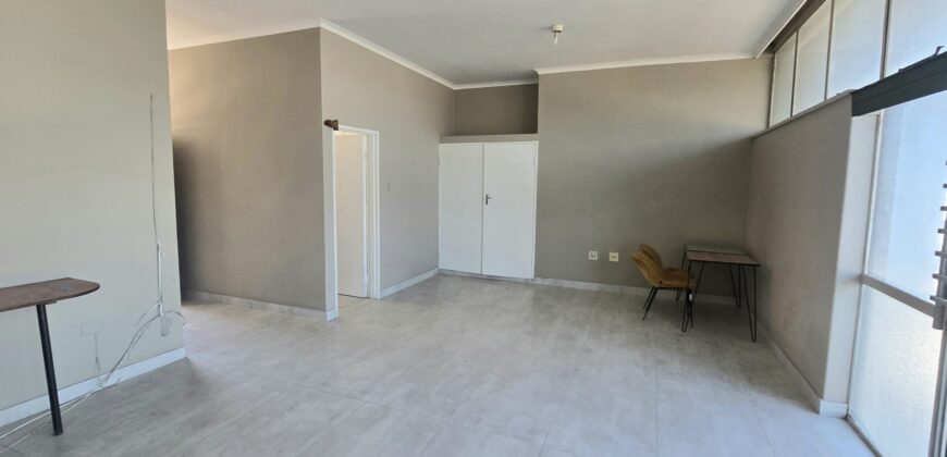 DURBAN CENTRAL- OGWINI – JOSEPH NDULI RD- WELL PRESENTED BACHELOR APARTMENT WITH 1 SECURE OPEN PARKING FOR SALE
