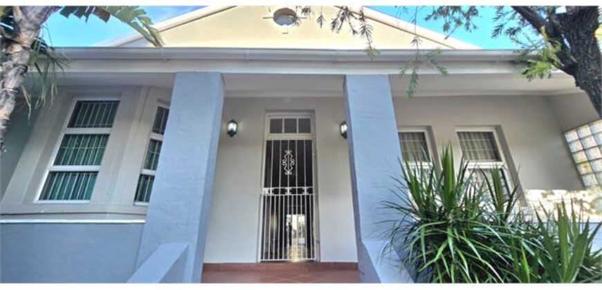 ESSENWOOD RD- WELL PRESENTED 2 BEDROOM/ 2 BATH HOME WITH 1 AUTOMATED LOCK UP GARAGE- TO RENT