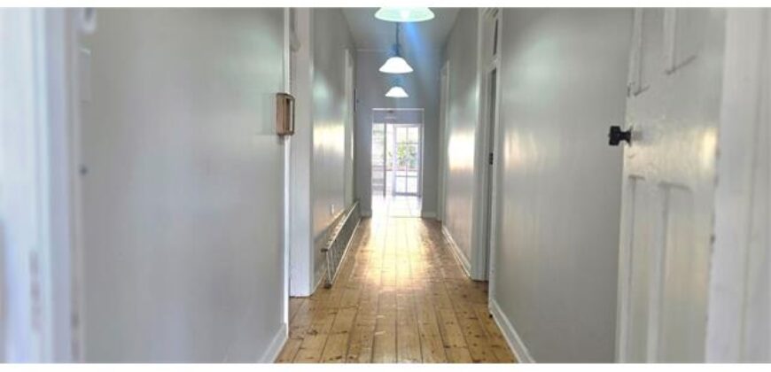 ESSENWOOD RD- WELL PRESENTED 2 BEDROOM/ 2 BATH HOME WITH 1 AUTOMATED LOCK UP GARAGE- TO RENT