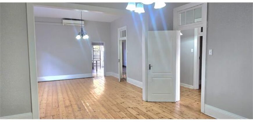 ESSENWOOD RD- WELL PRESENTED 2 BEDROOM/ 2 BATH HOME WITH 1 AUTOMATED LOCK UP GARAGE- TO RENT