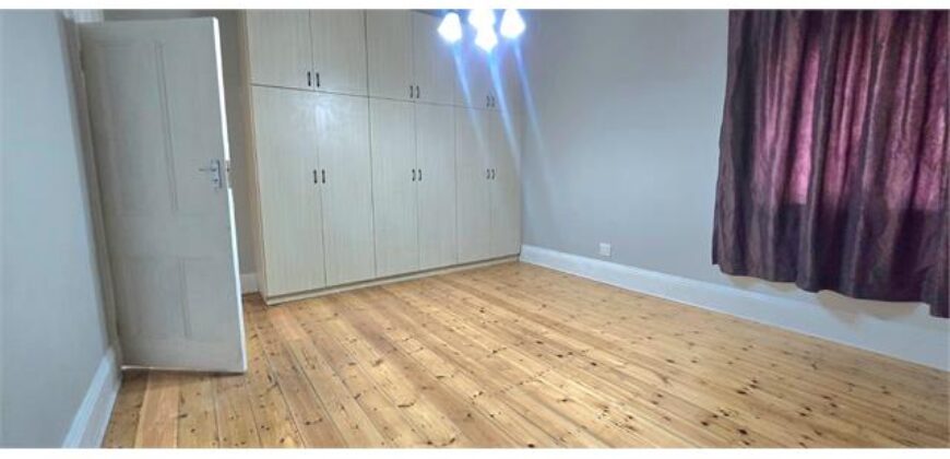 ESSENWOOD RD- WELL PRESENTED 2 BEDROOM/ 2 BATH HOME WITH 1 AUTOMATED LOCK UP GARAGE- TO RENT