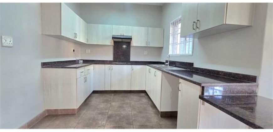 ESSENWOOD RD- WELL PRESENTED 2 BEDROOM/ 2 BATH HOME WITH 1 AUTOMATED LOCK UP GARAGE- TO RENT