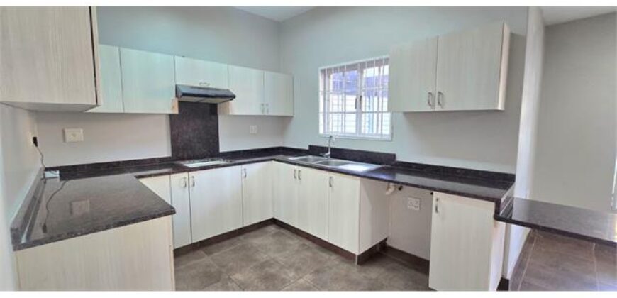 ESSENWOOD RD- WELL PRESENTED 2 BEDROOM/ 2 BATH HOME WITH 1 AUTOMATED LOCK UP GARAGE- TO RENT