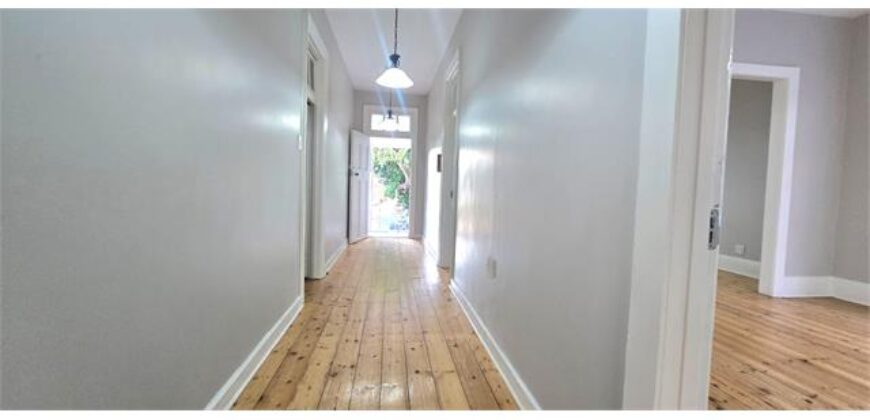 ESSENWOOD RD- WELL PRESENTED 2 BEDROOM/ 2 BATH HOME WITH 1 AUTOMATED LOCK UP GARAGE- TO RENT