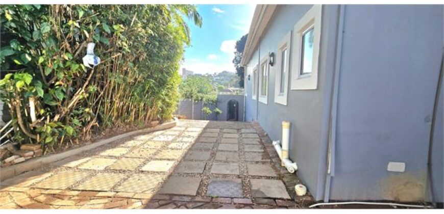 ESSENWOOD RD- WELL PRESENTED 2 BEDROOM/ 2 BATH HOME WITH 1 AUTOMATED LOCK UP GARAGE- TO RENT