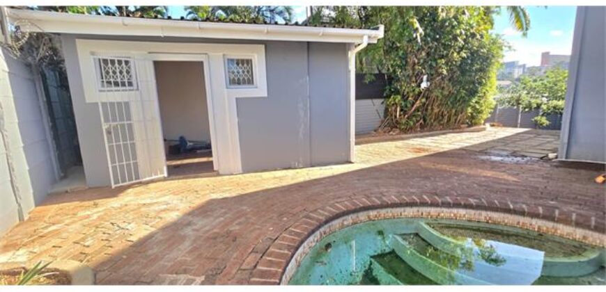 ESSENWOOD RD- WELL PRESENTED 2 BEDROOM/ 2 BATH HOME WITH 1 AUTOMATED LOCK UP GARAGE- TO RENT