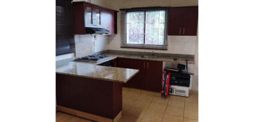 ASAFA WAY – RIYADH-VERULAM- WELL PRESENTED 1.5 BEDROOM 1 BATH APARTMENT WITH 1 SECURE PARKING TO RENT