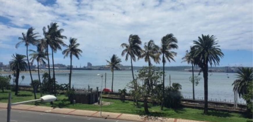 ESPLANADE- 186 MARGARET MNCADI AVE- WELL PRESENTED BACHELOR APARTMENT TO RENT ( NO PARKING)