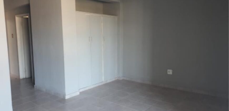 ESPLANADE- 186 MARGARET MNCADI AVE- WELL PRESENTED BACHELOR APARTMENT TO RENT ( NO PARKING)