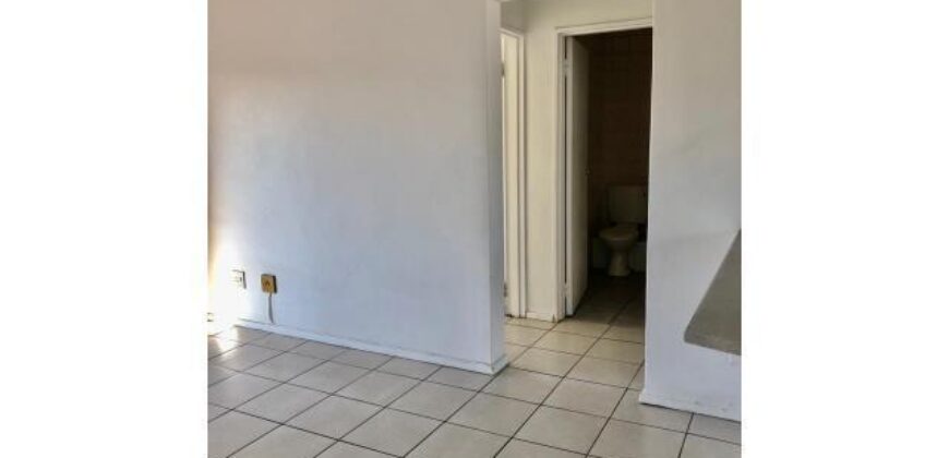 NORTH BEACH- SUMMER SANDS- 41 SOL HARRIS CRESECENT- WELL PRESENTED 2 BEDROOM 1 BATH APARTMENT TO RENT R 8500.00