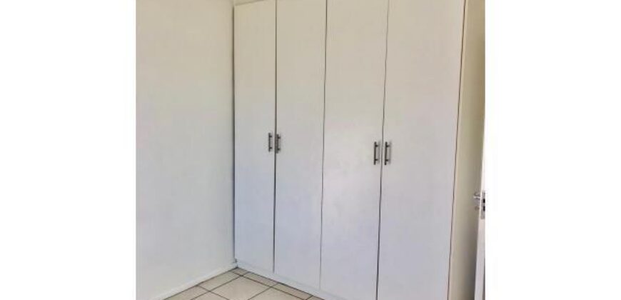 NORTH BEACH- SUMMER SANDS- 41 SOL HARRIS CRESECENT- WELL PRESENTED 2 BEDROOM 1 BATH APARTMENT TO RENT R 8500.00