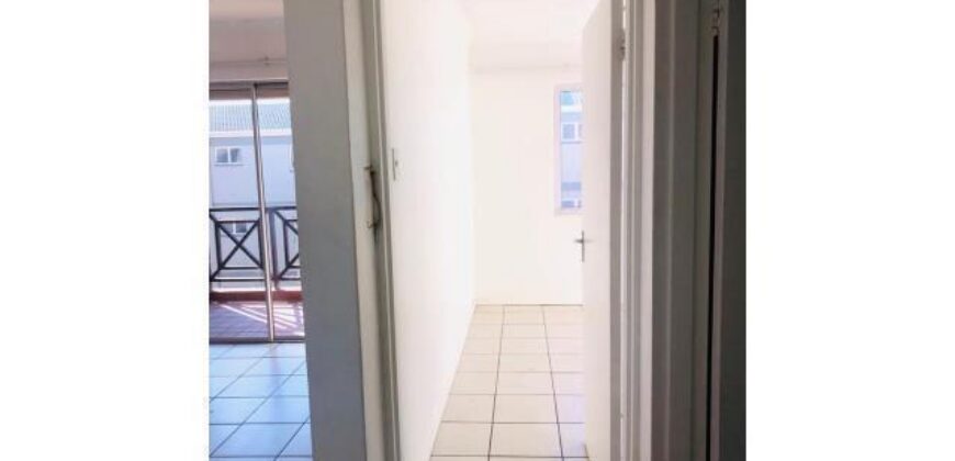NORTH BEACH – 41 SOL HARRIS CRESCENT- SUMMERSANDS- WELL PRESENTED 2 BEDROOM 1 BATH APARTMENT WITH 1 PARKING TO RENT