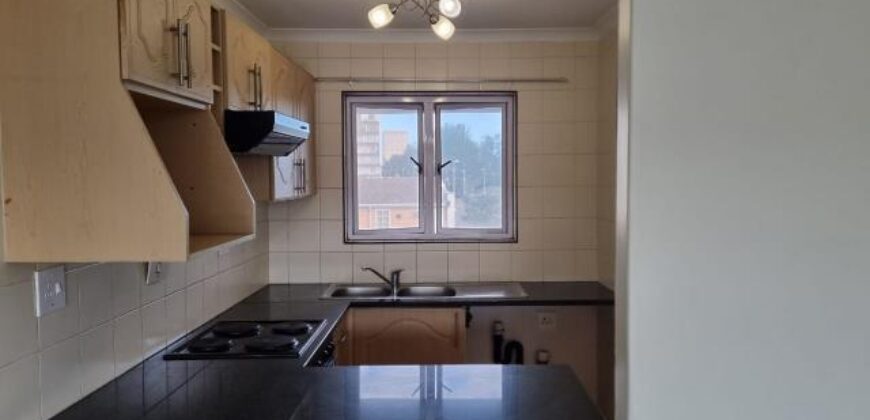 NORTH BEACH – SUMMER SANDS- SOL HARRIS CRESCENT- WELL PRESENTED 2 BEDROOM 1 BATH WITH 1 SECURE PARKING FOR SALE