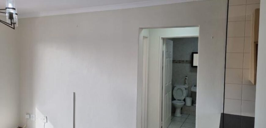 NORTH BEACH – SUMMER SANDS- SOL HARRIS CRESCENT- WELL PRESENTED 2 BEDROOM 1 BATH WITH 1 SECURE PARKING FOR SALE