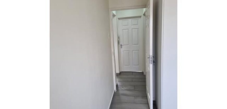 NORTH BEACH – SUMMER SANDS- SOL HARRIS CRESCENT- WELL PRESENTED 2 BEDROOM 1 BATH WITH 1 SECURE PARKING FOR SALE